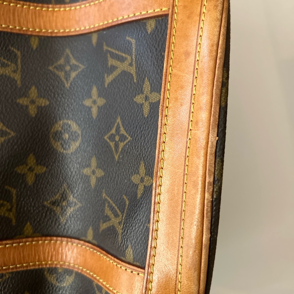 Louis Vuitton Bucket Bag with Leather Straps - Picture 9 of 10